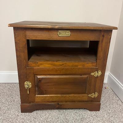 White Clad Icebox End Table (BS-MG)