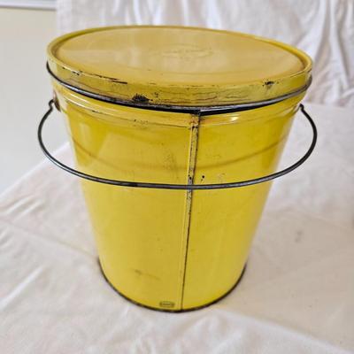 Antique & Vintage Kitchen Tins (K-DW)