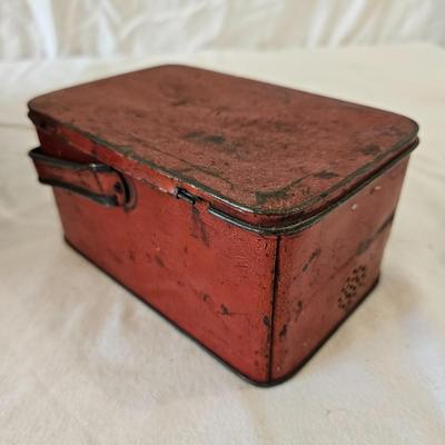 Antique & Vintage Kitchen Tins (K-DW)