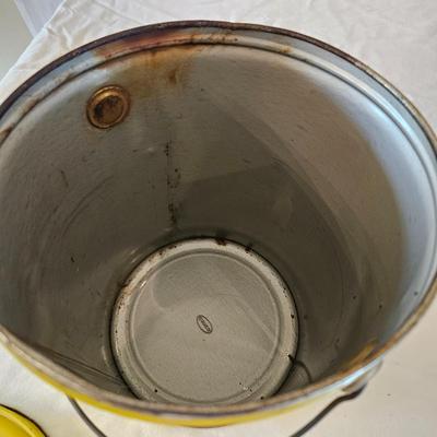 Antique & Vintage Kitchen Tins (K-DW)