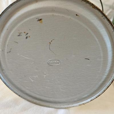 Antique & Vintage Kitchen Tins (K-DW)