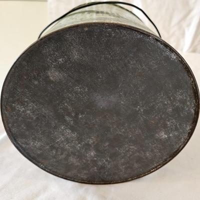 Antique & Vintage Kitchen Tins (K-DW)