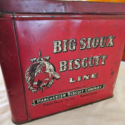 Antique & Vintage Kitchen Tins (K-DW)