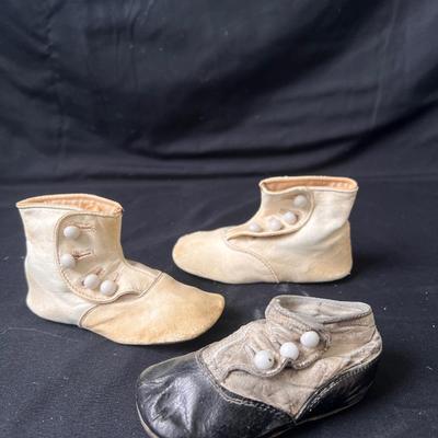 Antique Clothing Items and More (UB3-DZ)