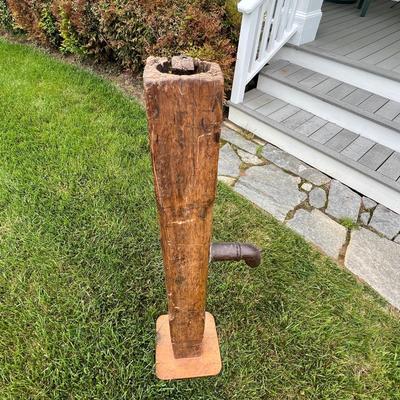 Antique Farm Well/Wooden Pump (LR-RG)