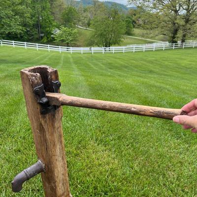 Antique Farm Well/Wooden Pump (LR-RG)