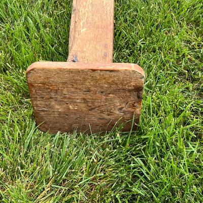 Antique Farm Well/Wooden Pump (LR-RG)