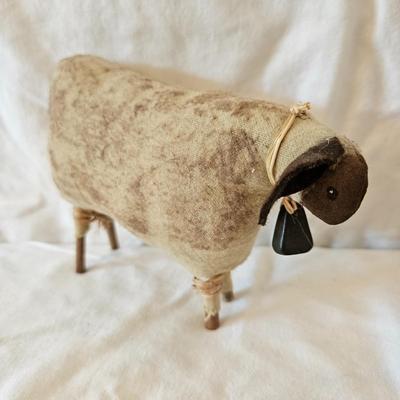 Primitive Rabbit and Sheep, Sitting Pig and Rabbit (K-DW)