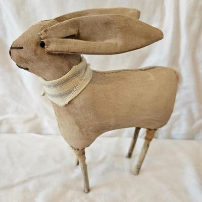 Primitive Rabbit and Sheep, Sitting Pig and Rabbit (K-DW)