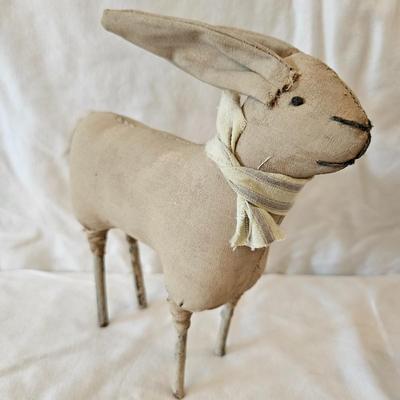 Primitive Rabbit and Sheep, Sitting Pig and Rabbit (K-DW)