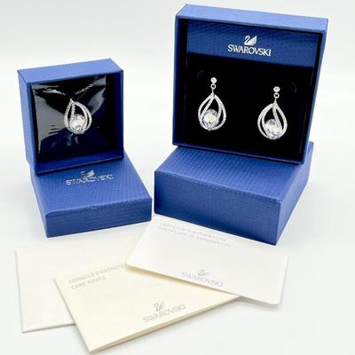 SWAROVSKI ~ Crystal Pendant With Necklace & Earrings