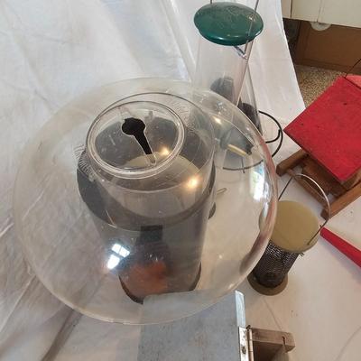 Birdfeeders & Accessories (G-JS)