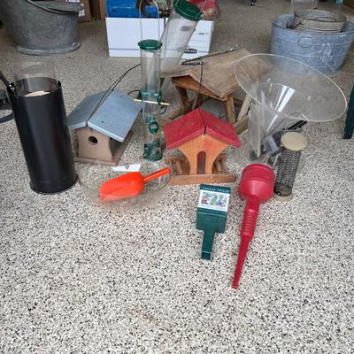 Birdfeeders & Accessories (G-JS)