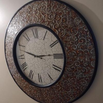 Large Metal Relief Design Wall Clock (T)