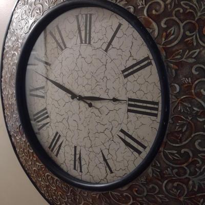Large Metal Relief Design Wall Clock (T)