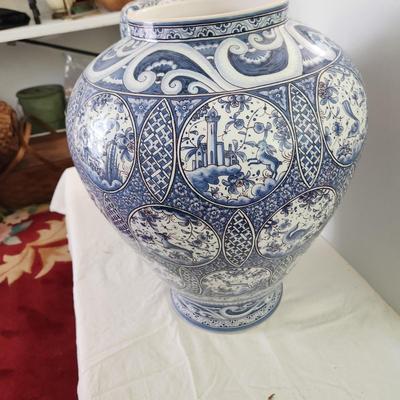 2 Estreca de Conimbriga Portugal Sec XVII Blue & White Ginger Jars Portugal