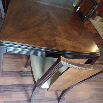 Nice Art Deco Design Reproduction Dining Table and Four Matching Chairs with 18" Leaf Insert Included (T)