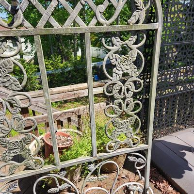 Large heavy metal Garden Patio Screen Trellis 40wx75H Base supports 28"