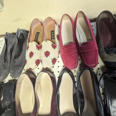 Several Boxes Of Shoes Size 9 - 9 1/2