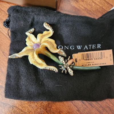 Jay Strongwater Lily & Bee Pin Eleanor w box and tag