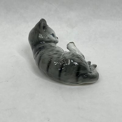 Cats of Character Figurine PAWS FOR THOUGHTS by Danbury Mint