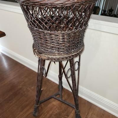 Wicker plant stand