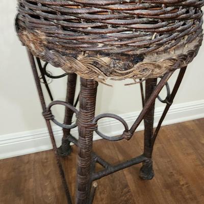 Wicker plant stand