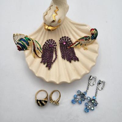 Colorful Accents Vintage Jewelry