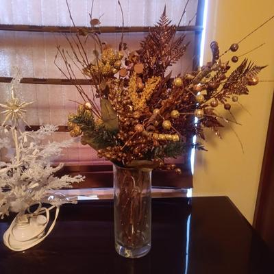 SMALL LIGHTED CHRISTMAS TREE AND A VASE W//FAUX FOLIAGE
