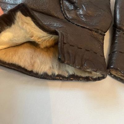 Stetson Felt Hat w/ Rattlesnake Hat Band & Leather Gloves (L-MG)