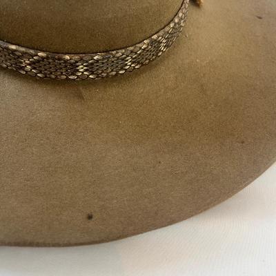 Stetson Felt Hat w/ Rattlesnake Hat Band & Leather Gloves (L-MG)