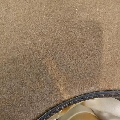 Stetson Felt Hat w/ Rattlesnake Hat Band & Leather Gloves (L-MG)