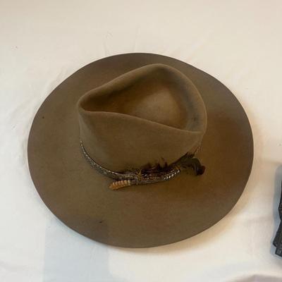Stetson Felt Hat w/ Rattlesnake Hat Band & Leather Gloves (L-MG)