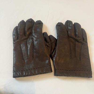 Stetson Felt Hat w/ Rattlesnake Hat Band & Leather Gloves (L-MG)