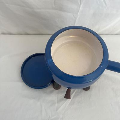 Le Creuset Kettle, Dansk Sauce Pot, Fondue Knives & Fondue Pot (L-MG)