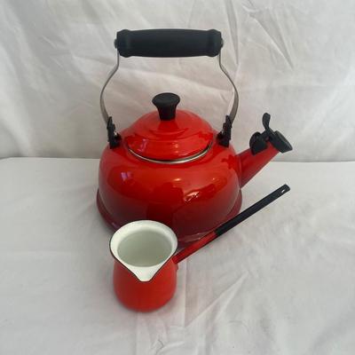 Le Creuset Kettle, Dansk Sauce Pot, Fondue Knives & Fondue Pot (L-MG)