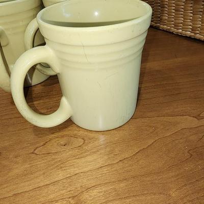 Set of 5 beige mugs