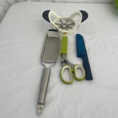 Pampered Chef Apple Peeler & More Modern Kitchen Gadgets (L-MG)