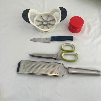 Pampered Chef Apple Peeler & More Modern Kitchen Gadgets (L-MG)