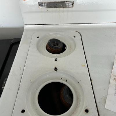 White Vintage Gas Stove