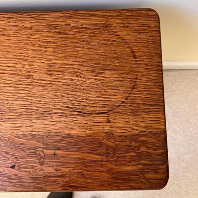 Solid Wood Gothic Prayer Stand (UB1-DZ)