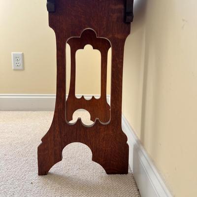 Solid Wood Gothic Prayer Stand (UB1-DZ)
