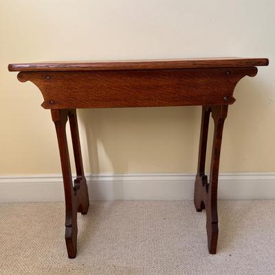 Solid Wood Gothic Prayer Stand (UB1-DZ)