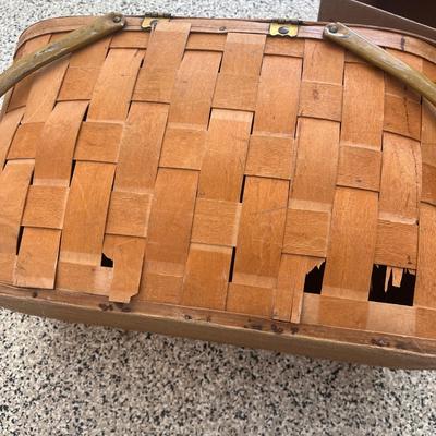 Picnic/Tailgating Array w/Basket, Wool Blanket, & More (L-MG)