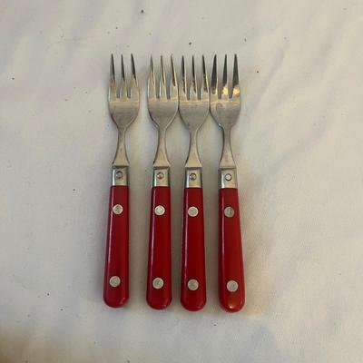 Picnic/Tailgating Array w/Basket, Wool Blanket, & More (L-MG)