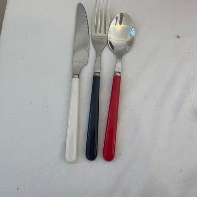 Picnic/Tailgating Array w/Basket, Wool Blanket, & More (L-MG)