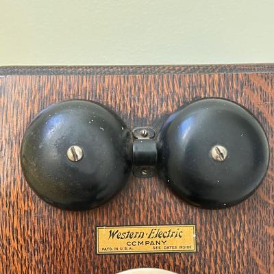 Western Electric Company Wood Crank Phone (UB1-DZ)