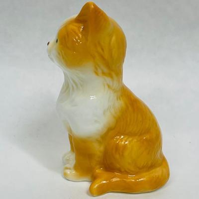 Cats of Character SITTING PRETTY Danbury Mint cat figurine