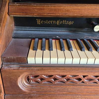 Antique Pre-1887 Western Cottage Pump Organ - Mendota, Illinois