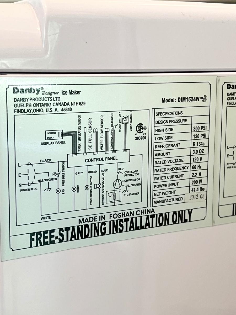 DANBY Ice’n Easy Ice Maker